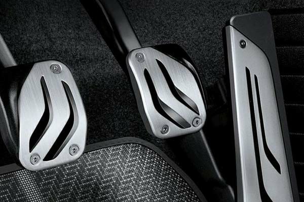 BMW F30・F31・F34・F80 ペダル