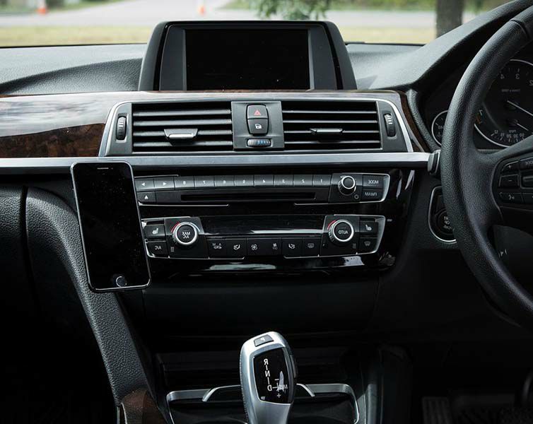 BMW 3シリーズ(F30) 4シリーズ(F32)等専用 マグネット・スマホ BMW 3シリーズ(F30) 4シリーズ(F32)等専用 マグネット・スマホ