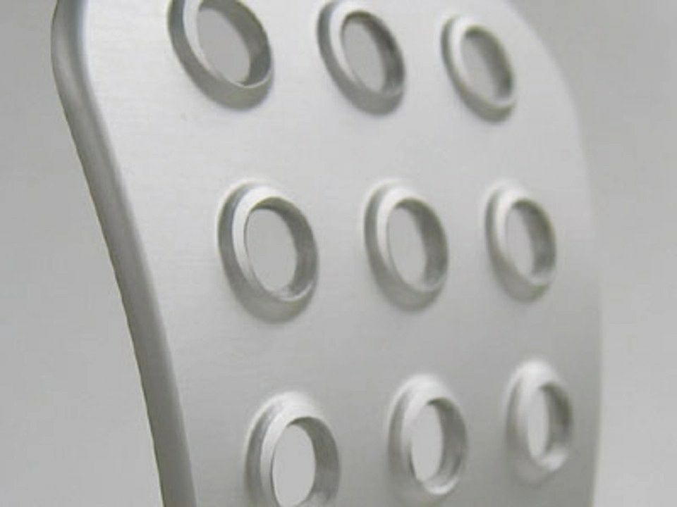 ポルシェ 996/997/991/987ボクスター/ケイマン等 3ピースアルミペダルセット(穴あき)【Rennline】　シルバーのペダルのイメージ画像