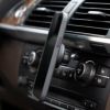 BMW X5シリーズ(E70)専用 マグネット・スマホホルダー【Rennline】　商品取り付け時のイメージ画像(スマホ有り)