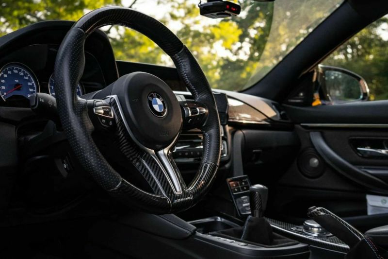 BMW M5(F10) M PERFORMANCE STYLE カーボンファイバー ステアリング